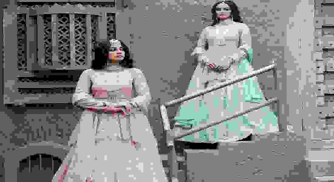 bridal outfits in daryaganj