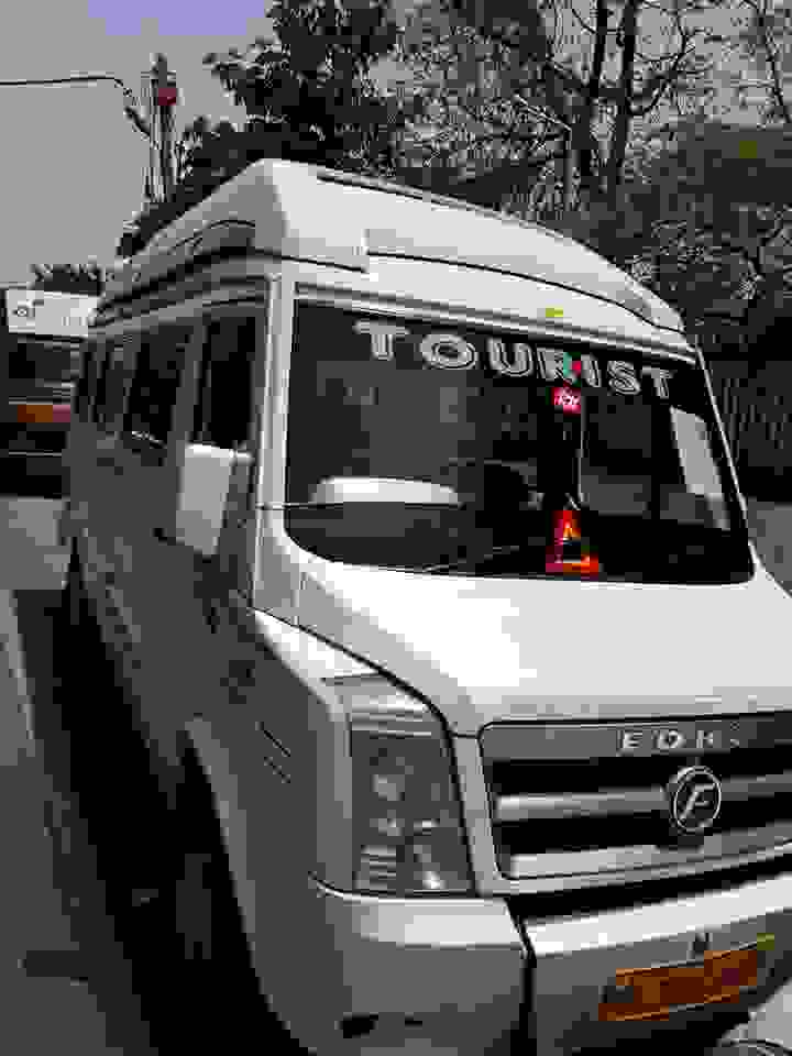 wedding transportation vintage cars in daryaganj
