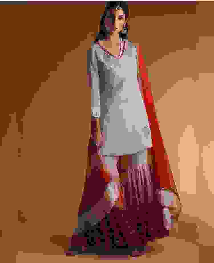 bridal outfits in daryaganj