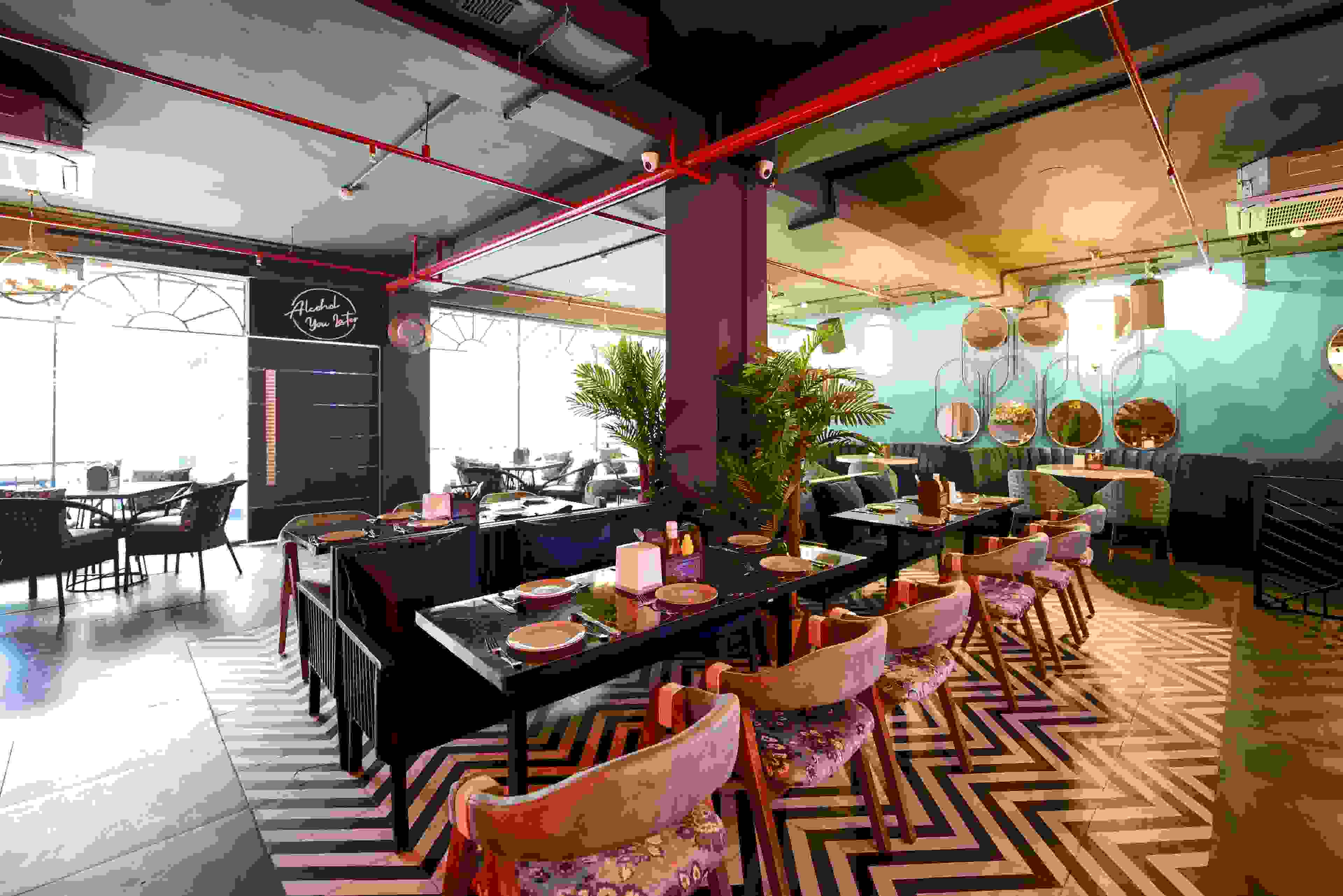 Qbic Cafe & Bar