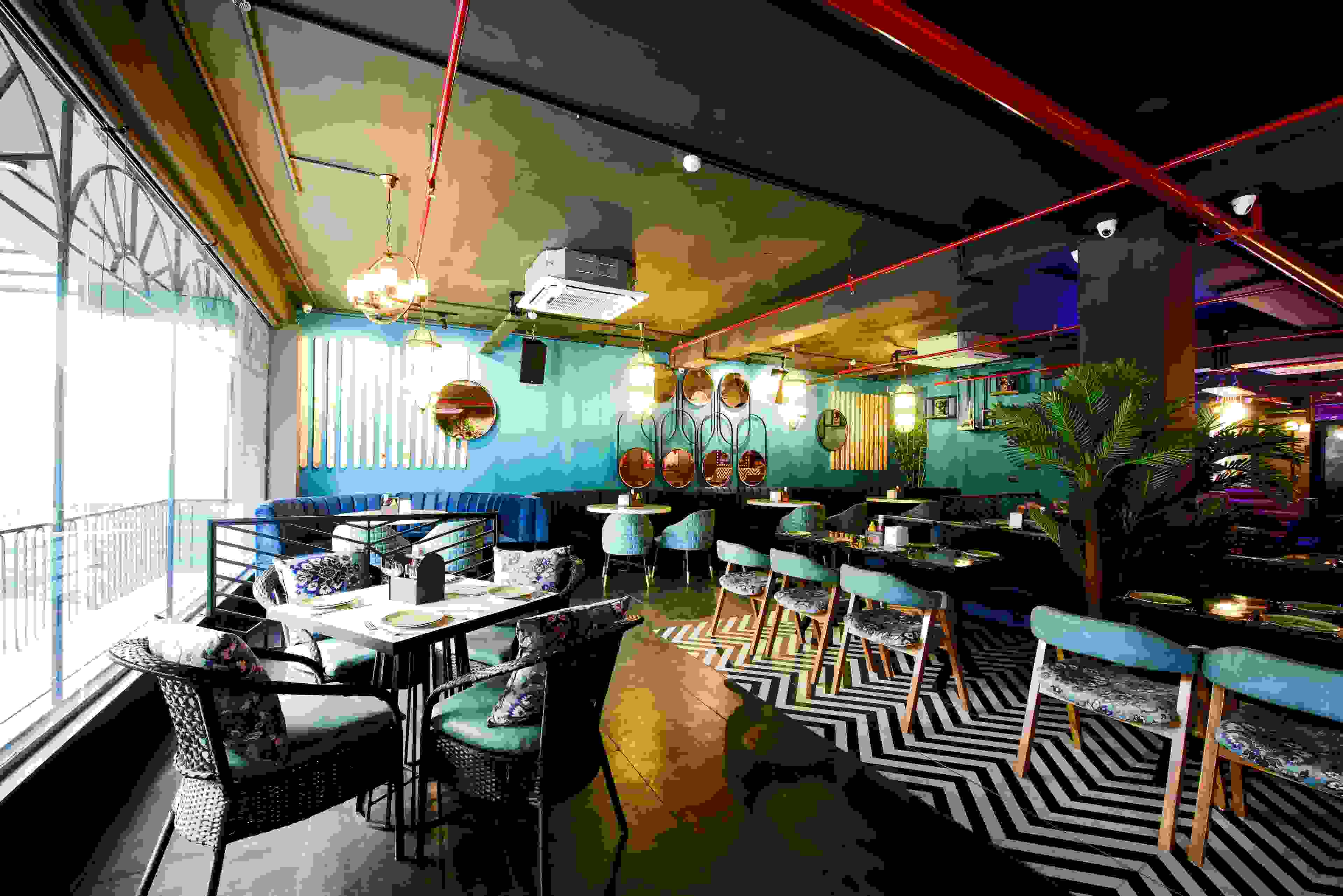 Qbic Cafe & Bar