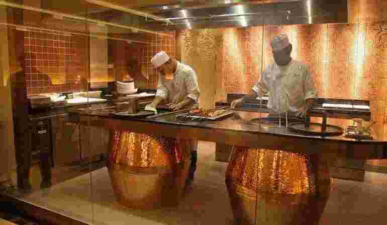 Raunak Banquets