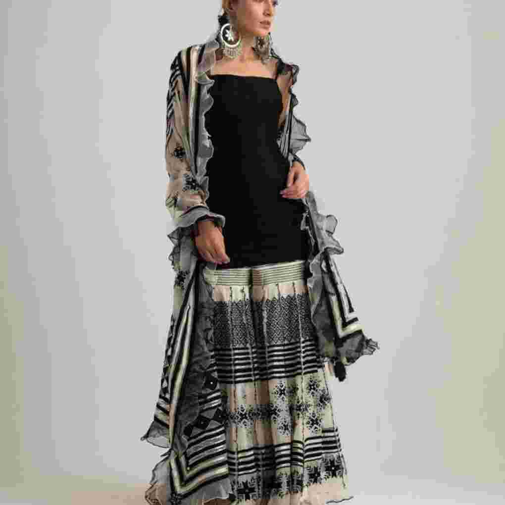 bridal outfits in vikaspuri