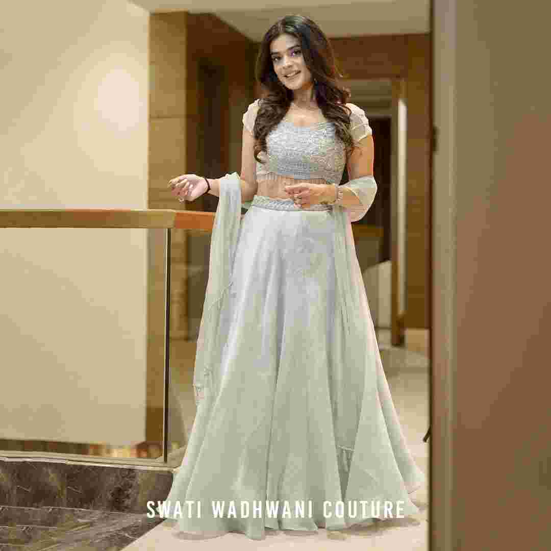 bridal outfits in pitampura