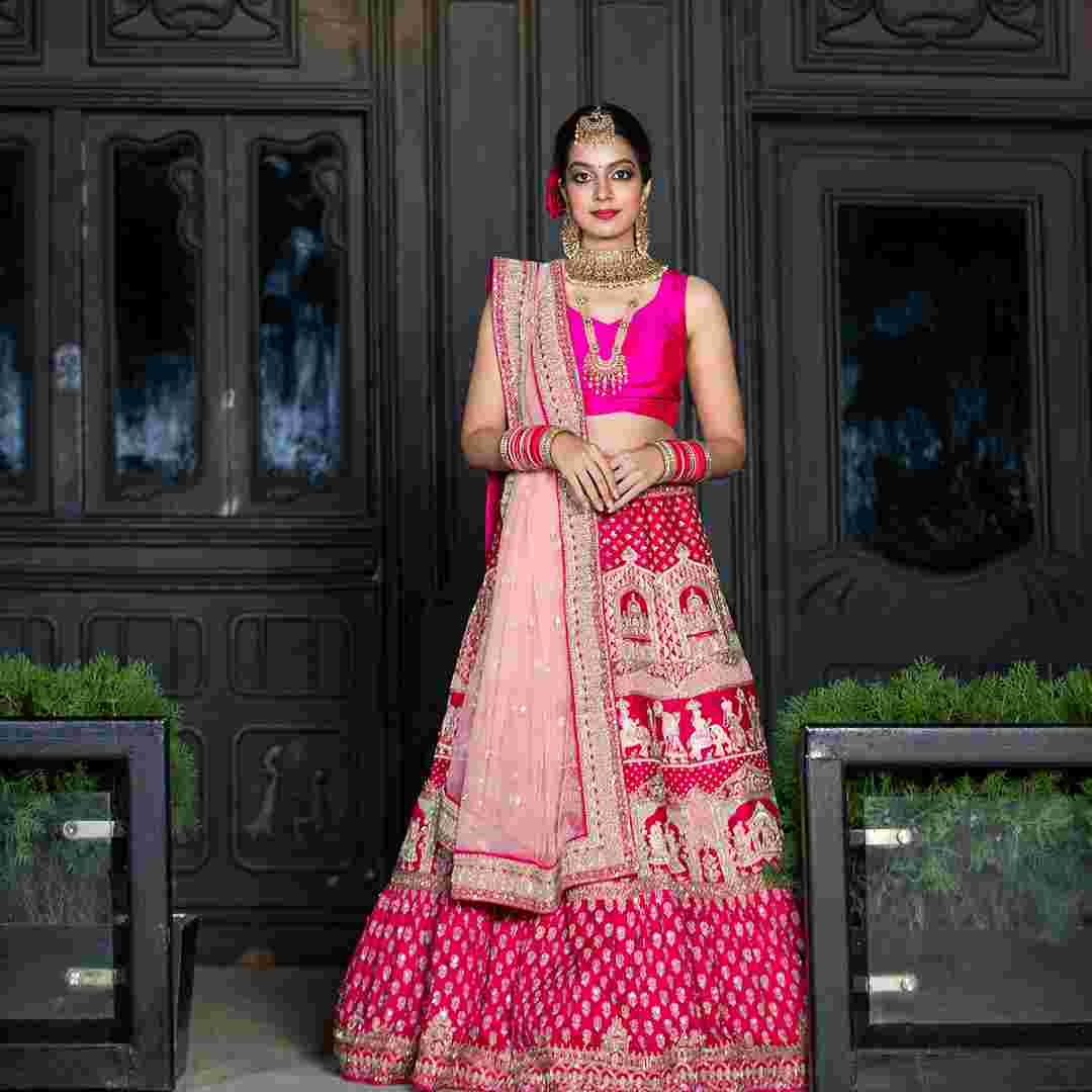 bridal outfits in daryaganj