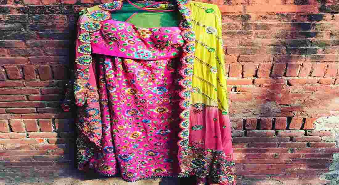 bridal outfits in daryaganj