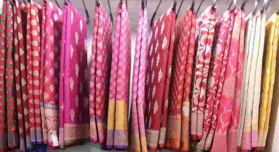 bridal outfits in daryaganj