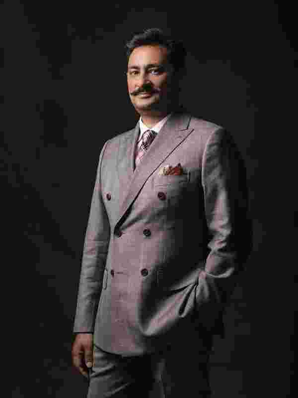 groom outfits in daryaganj