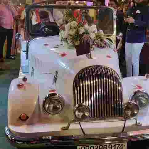 wedding transportation vintage cars in govindpuri