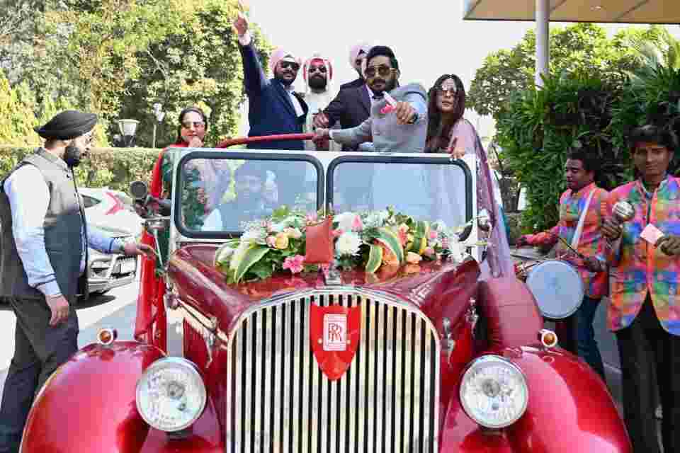 wedding transportation vintage cars in govindpuri