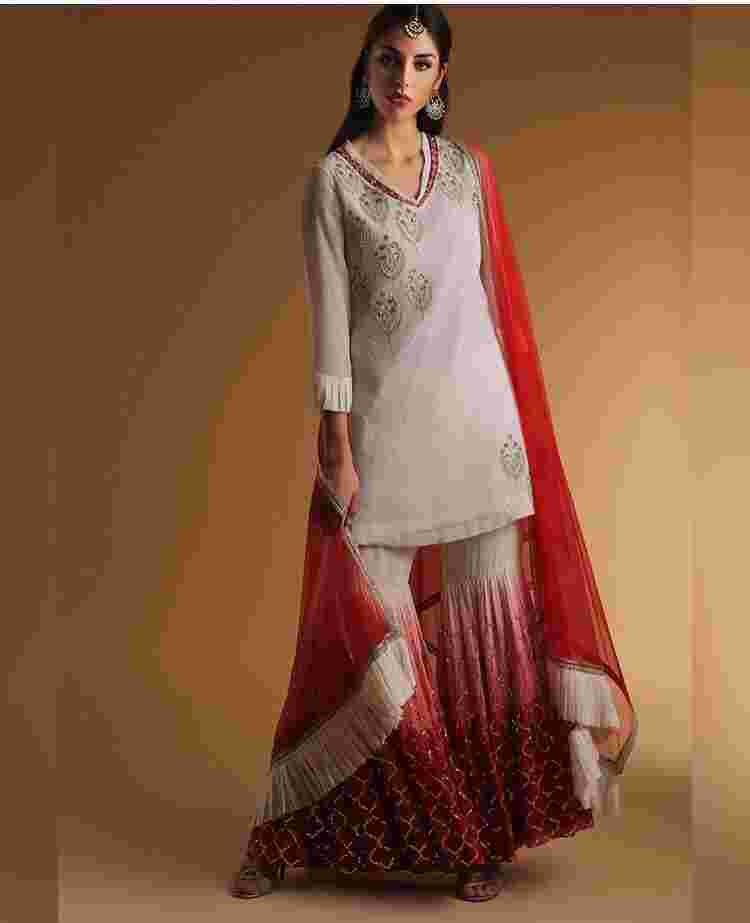 bridal outfits in daryaganj