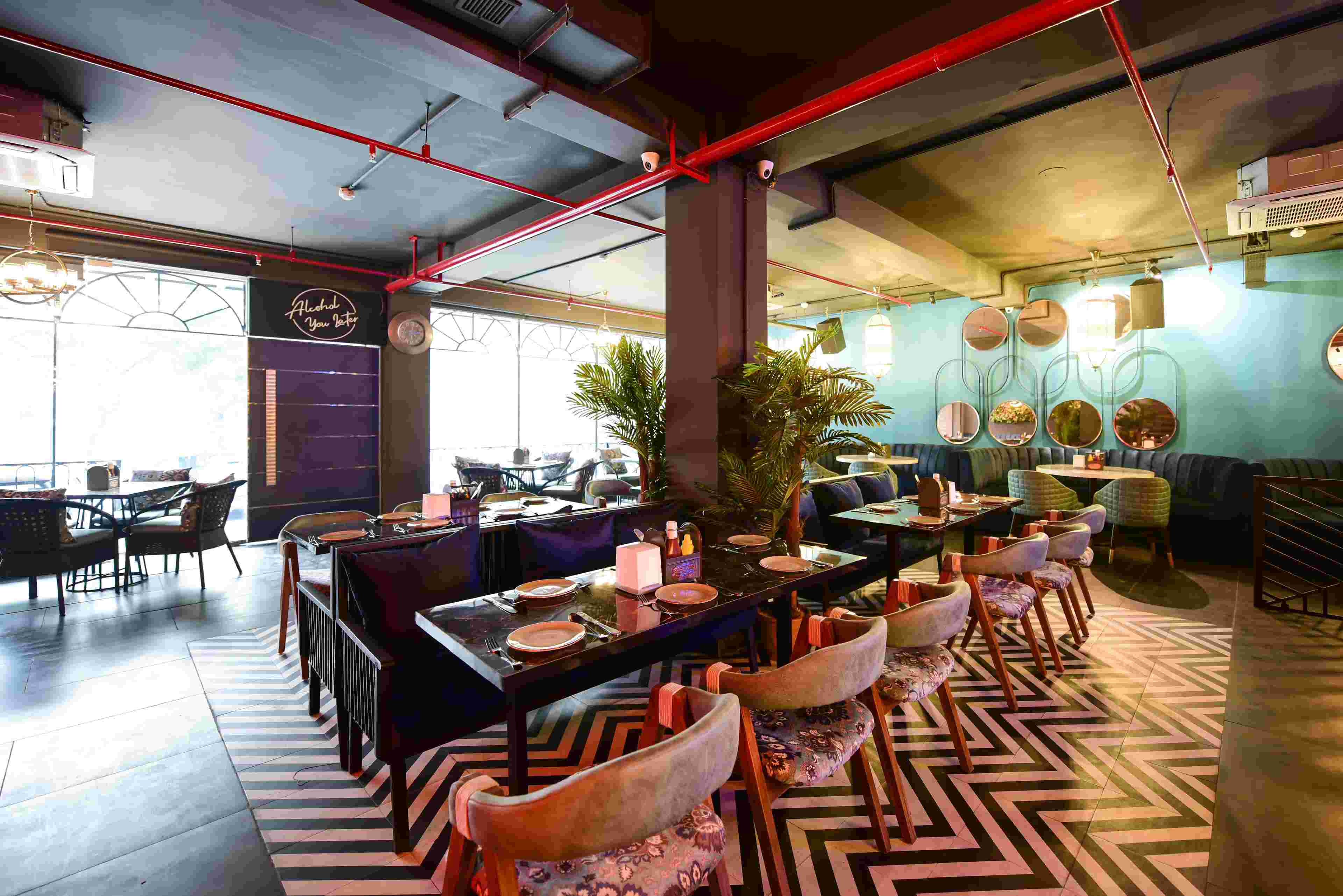 Qbic Cafe & Bar
