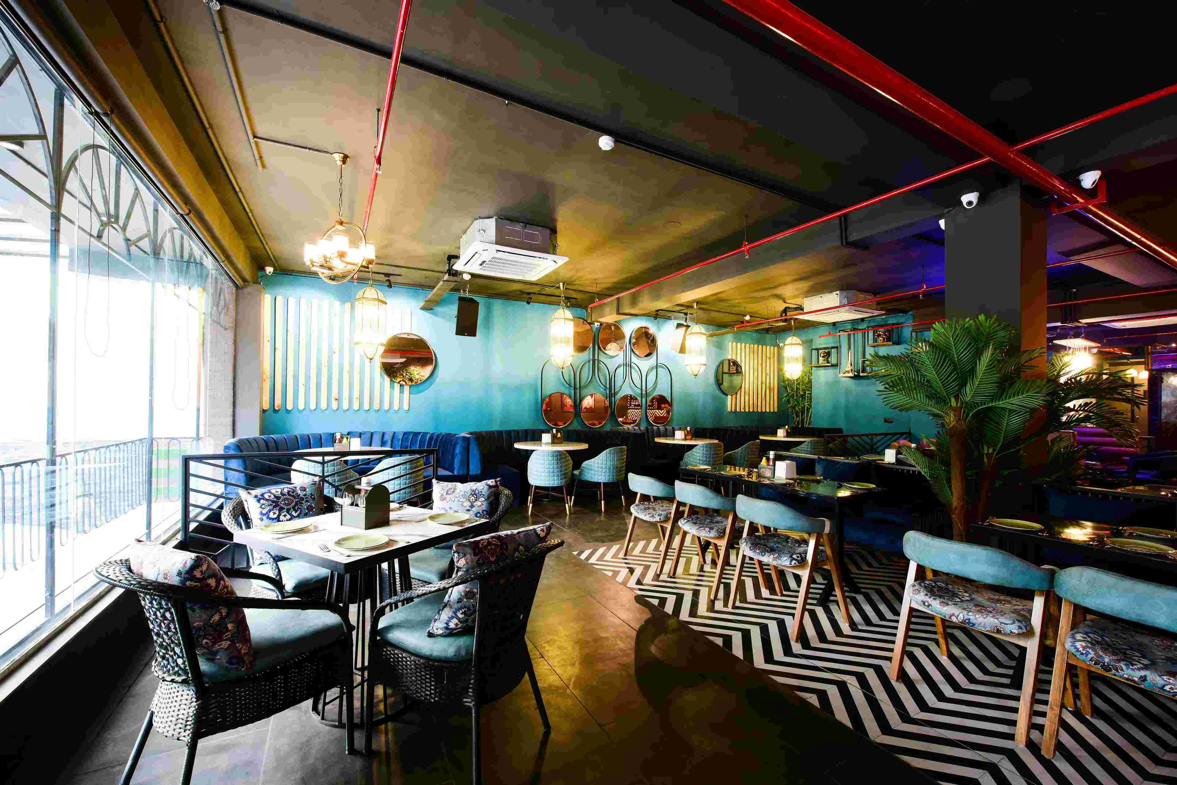 Qbic Cafe & Bar