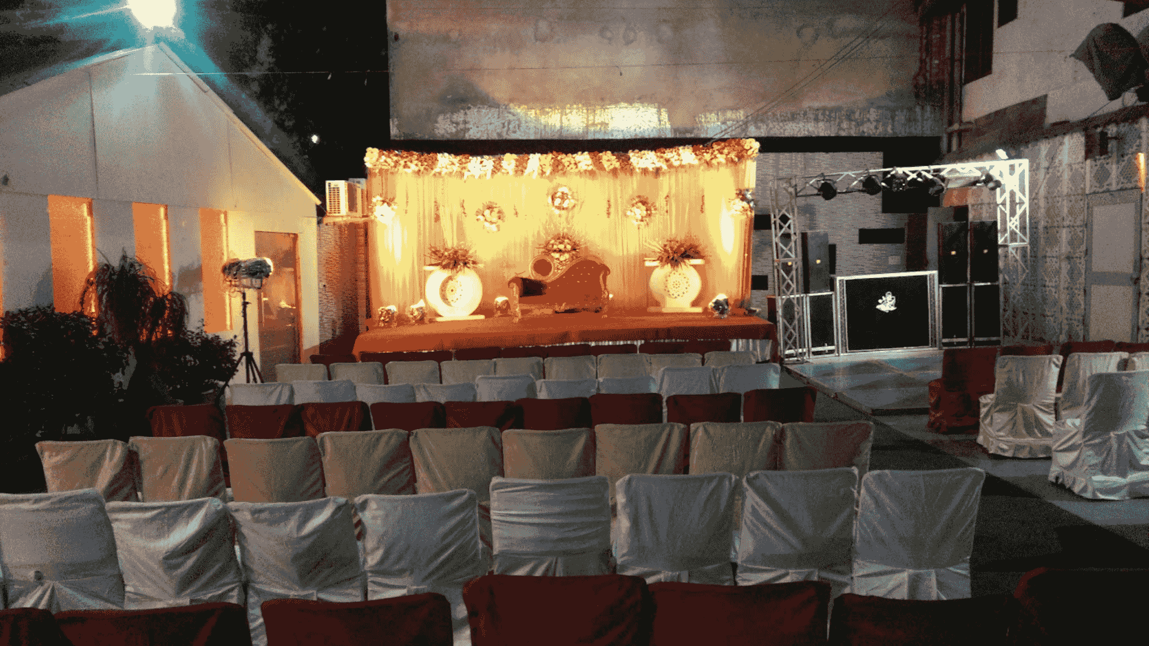 Tim Buk Too Restaurant And Banquet Halls in