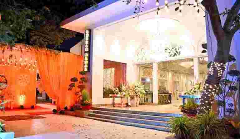 destination weddings in chattarpur