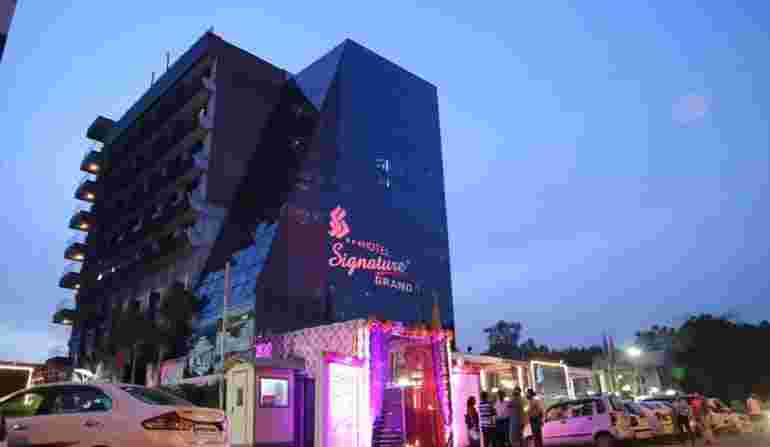 5 star wedding hotels in mayapuri