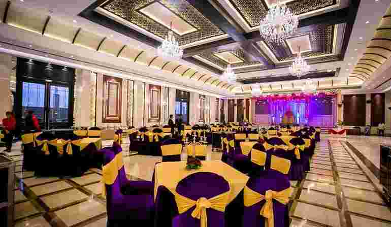 banquet halls in nehru place