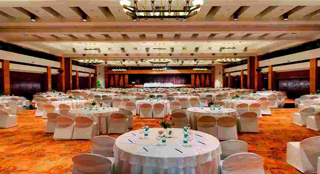 party halls in tajganj