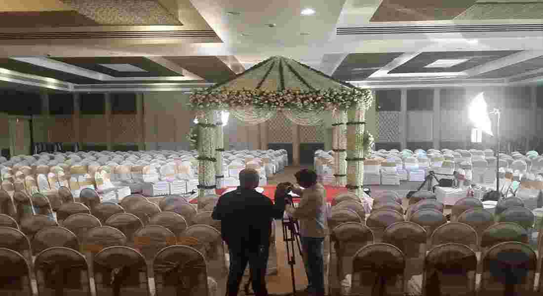 banquet halls in vakil nagar