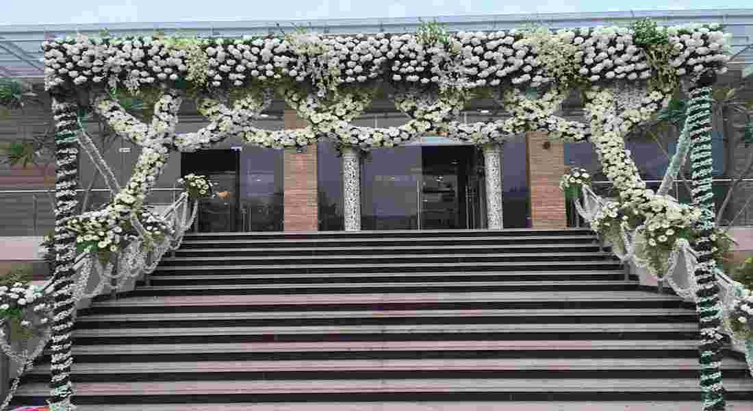 banquet halls in vakil nagar