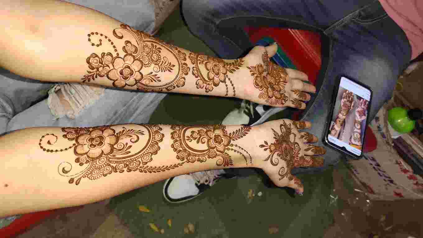 best mehendi artists in gt karnal road industrial area