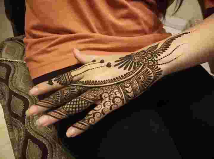 best mehendi artists in patparganj