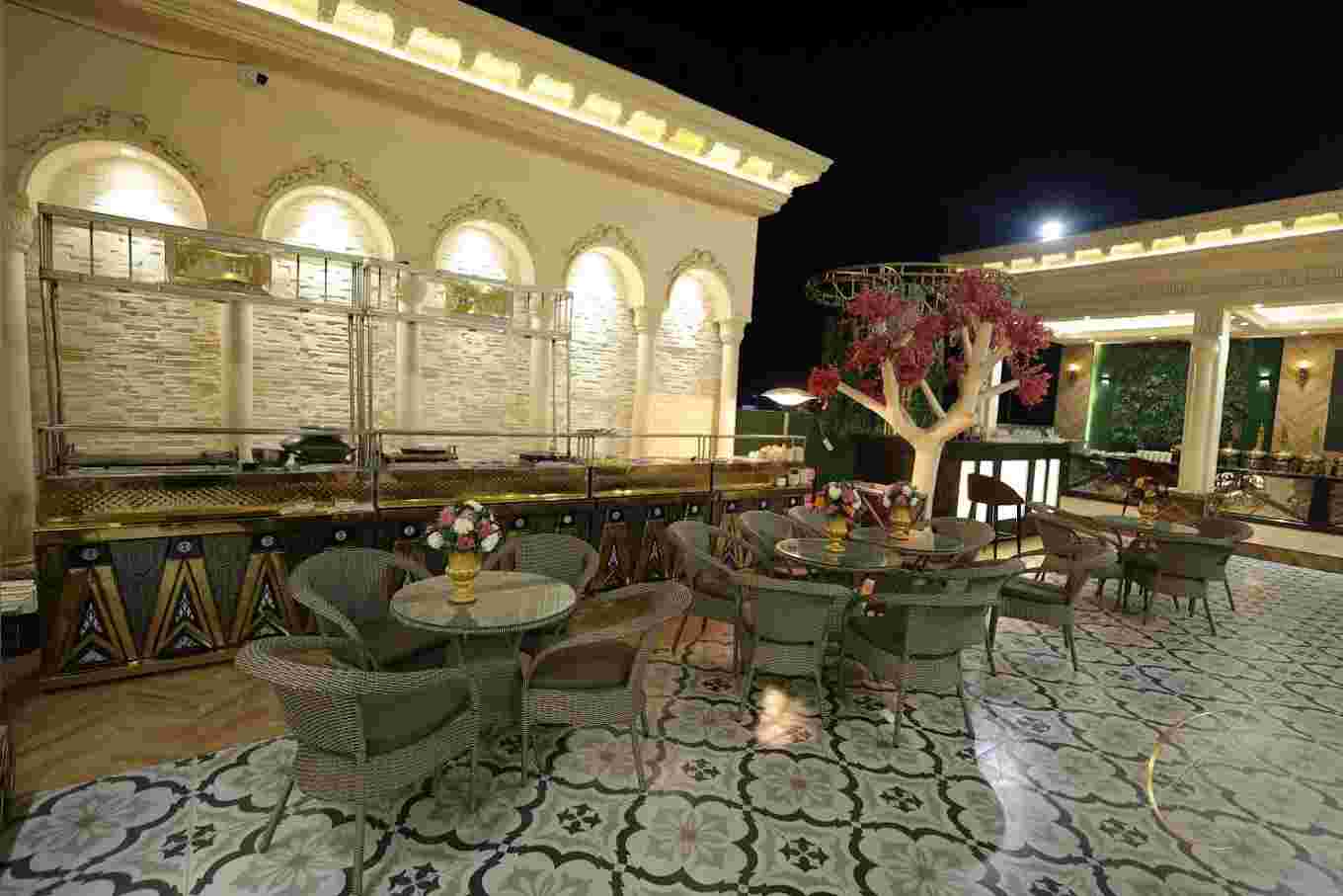 EVORA - Banquet & Hotel