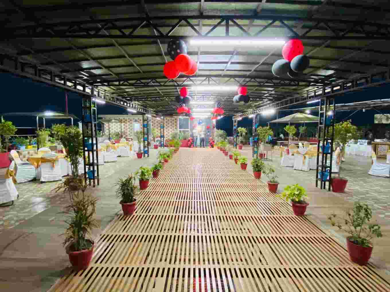 Hotel Rajhans Regency