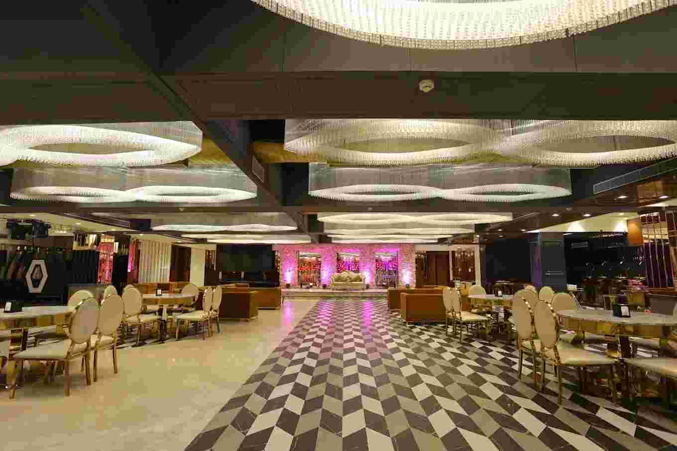 The Paradise Hotel And Banquet