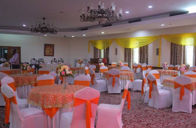 small function halls in chanakyapuri