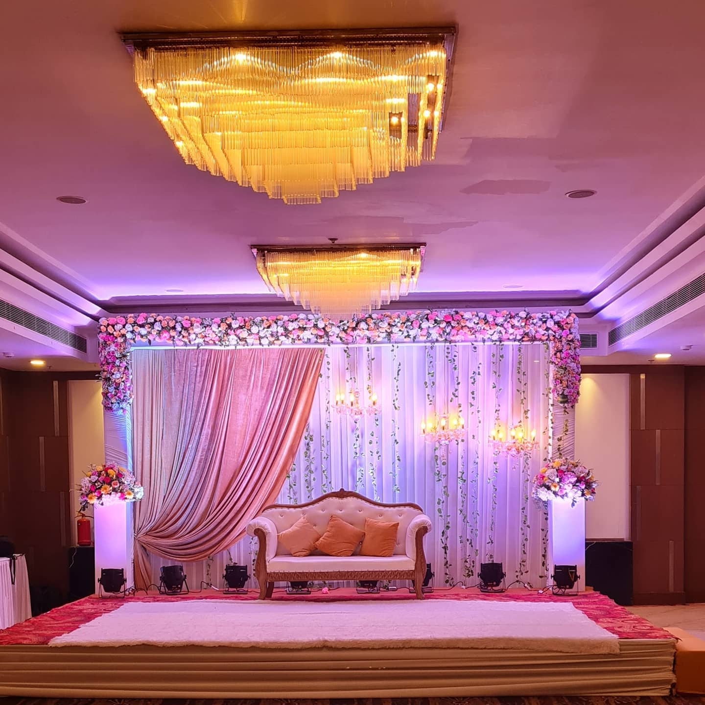 best decorators in lodhi road