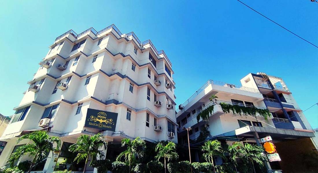 banquet halls in raja park