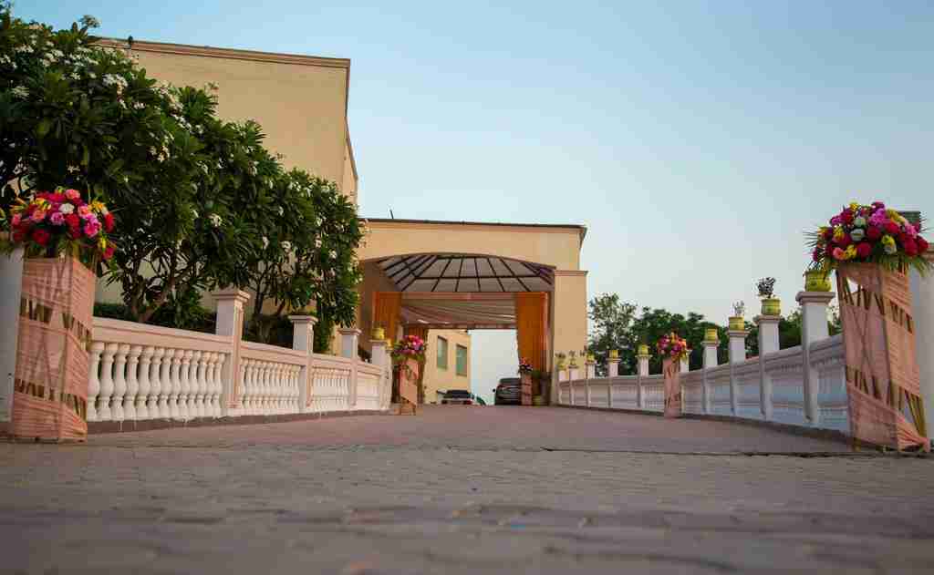 party-halls in mahipalpur