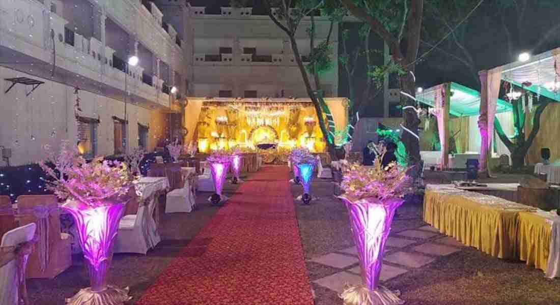 party-halls in kanpur-road