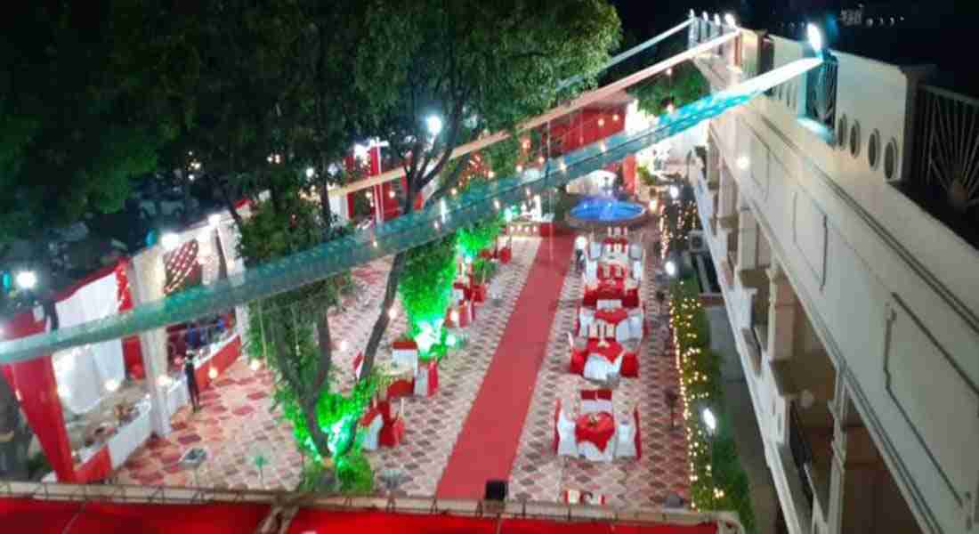 party-halls in kanpur-road