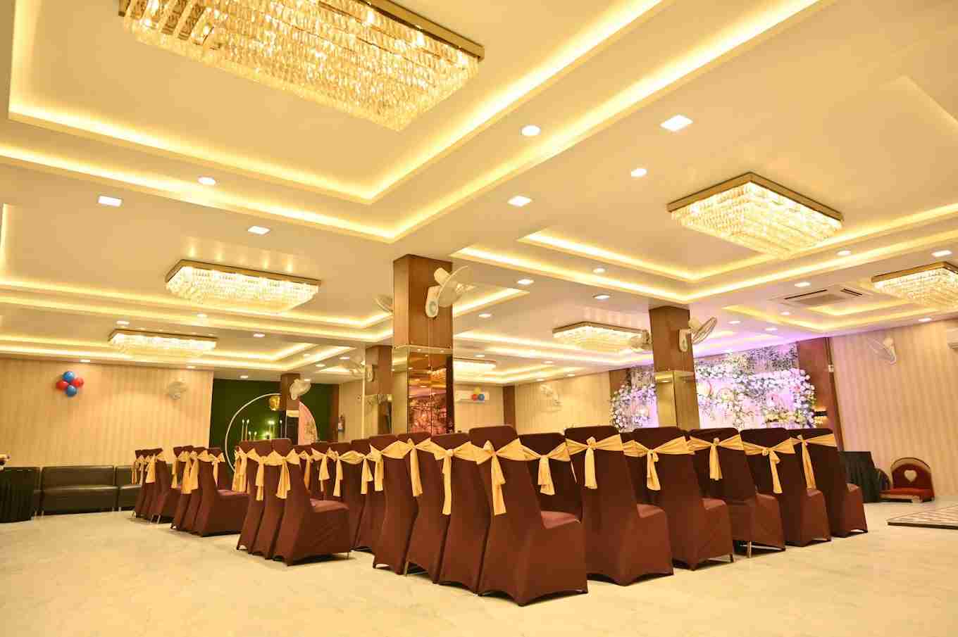 banquet-halls in kanpur-road