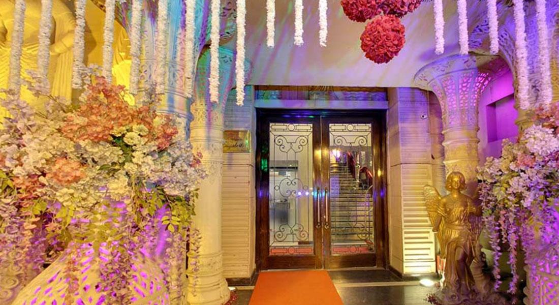 Grand Plaza Elegance