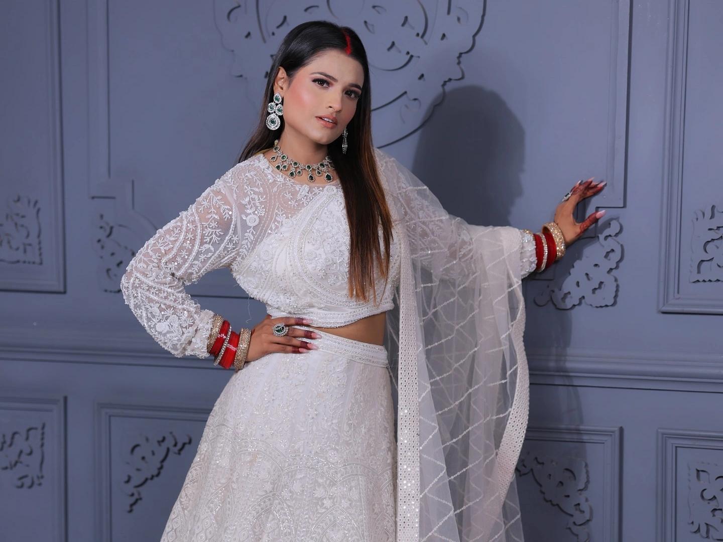 Makeup artist by Roma Mahajan