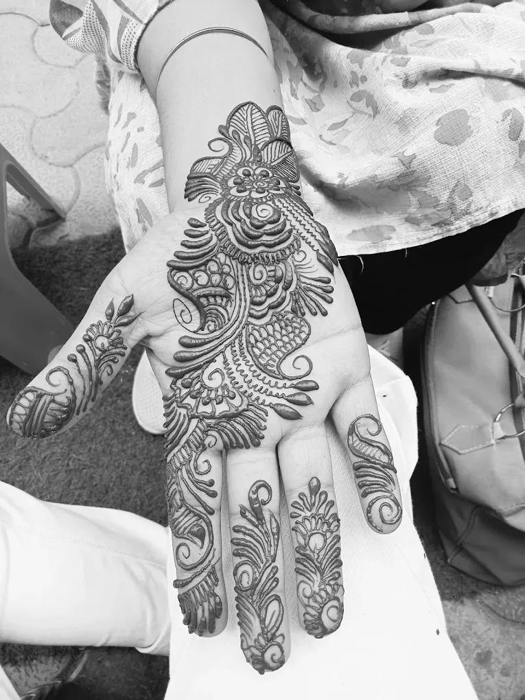 Durgesh mehandi tattoo artist