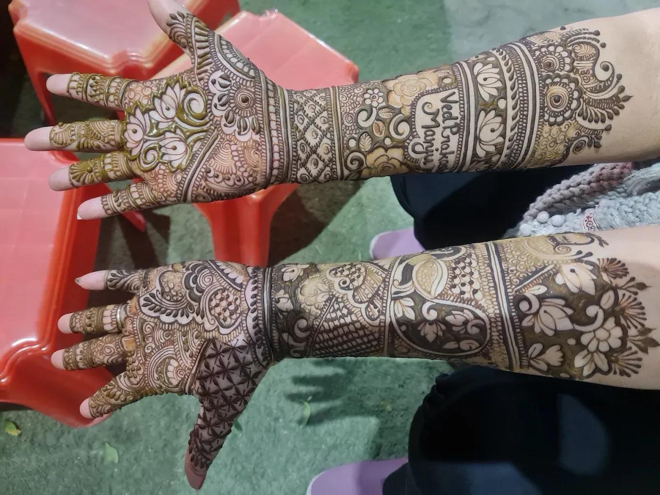 Manmohak Mehandi Arts