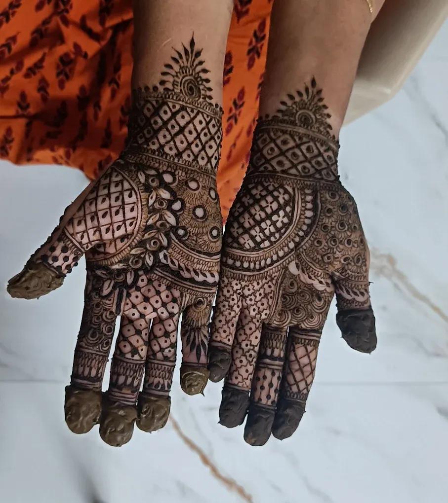 Mehendi creation by Riyanshi