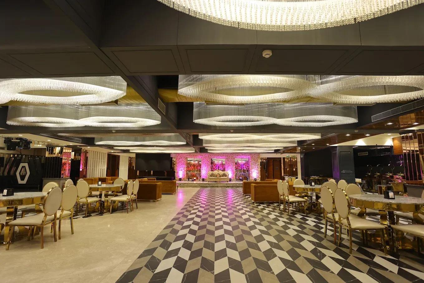 The Paradise Hotel And Banquet