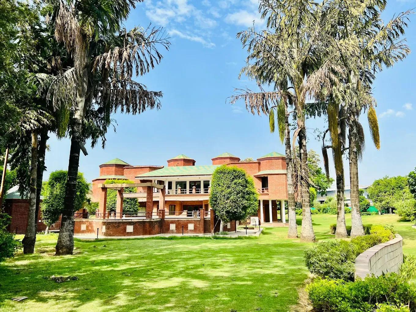 The Vintage Aarone Farms